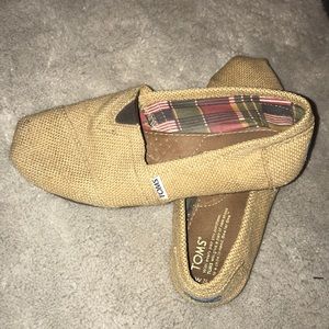 TOMS shoes